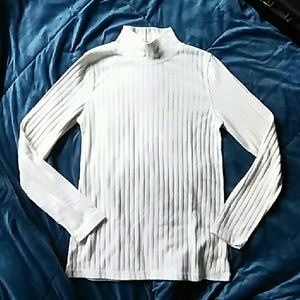 White long sleeve turtle-neck